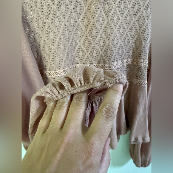 Free People Pink Pleated Smocked Blouse Size M - Picture 5 of 9